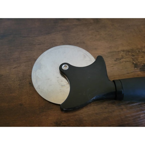 Large (3-1/4") Pizza Cutter-Pizza Wheel, Slicer w/Black Handle - Picture 4 of 4